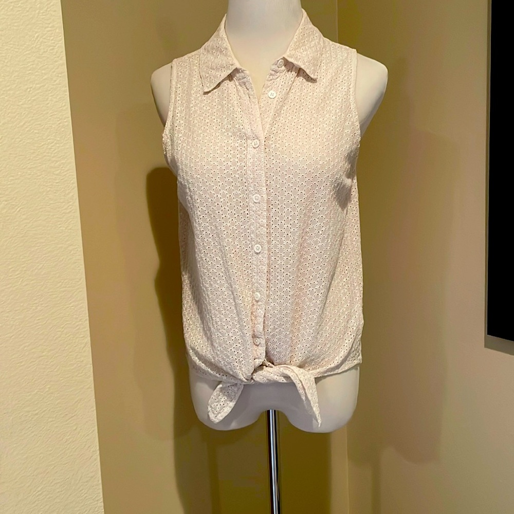 Equipment Silk White Eyelet Sleeveless Button Down Top Tie M